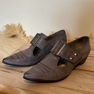 Fluevog Truths Pilgrim Lilac W8